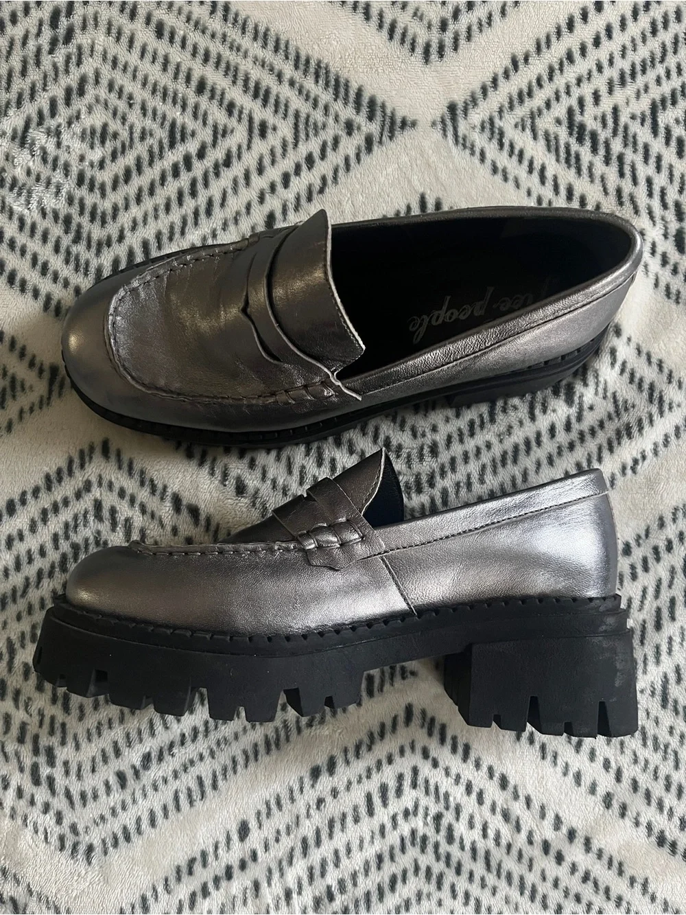 FREE PEOPLE Lyra Lug Sole Platform Loafer Womens 7 37 Silver Leather Chunky